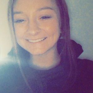 Meet your Posher, Courtney